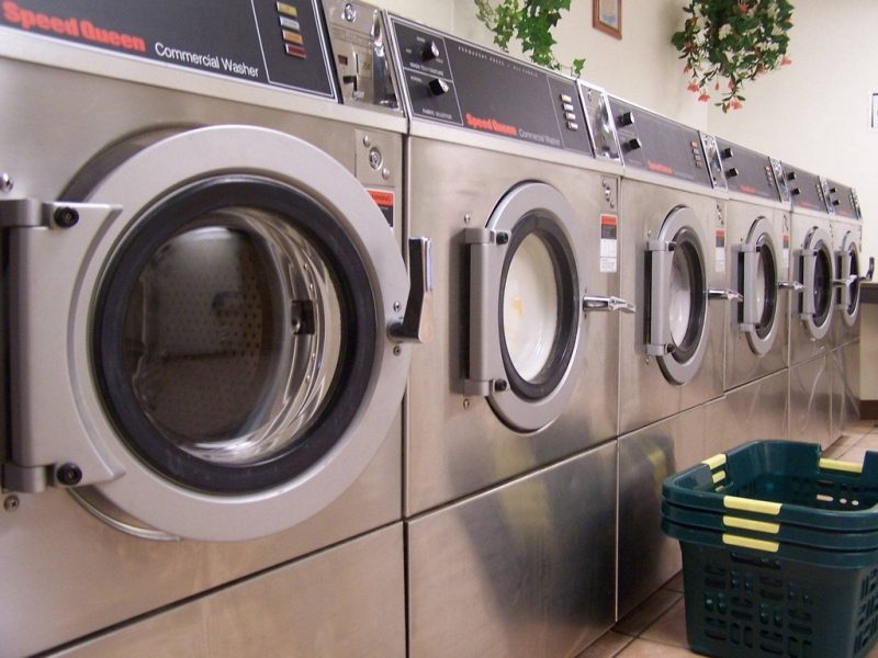 laundry tempat mencuci pakaian